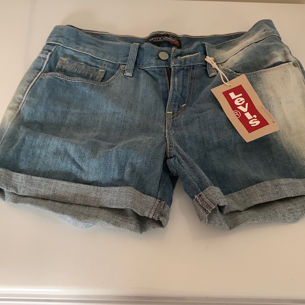 Brand new, never worn boyfriend low rise relaxed fit